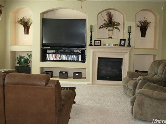 5th image of 104 Shore Ln