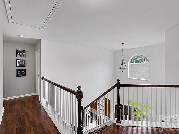 5th image of 652 Winding Branch Rd
