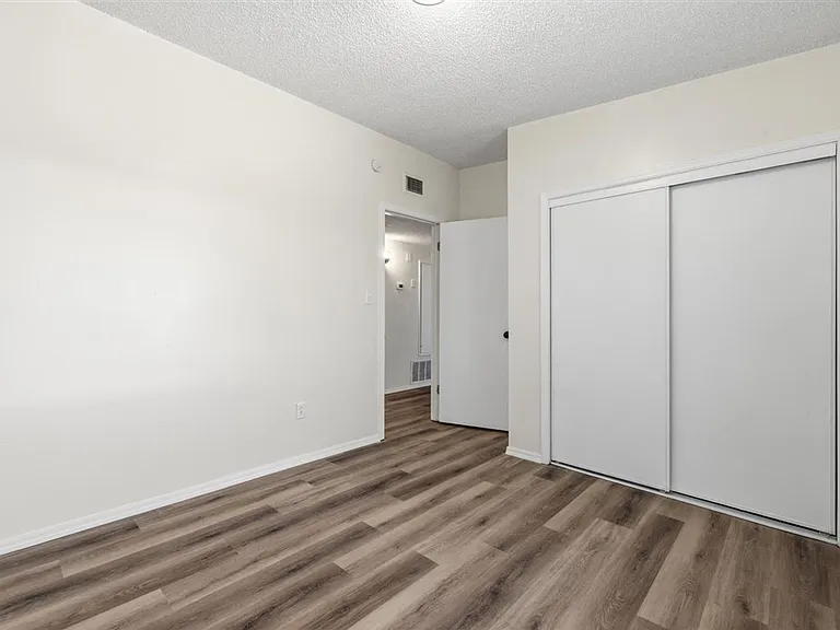 2103 N 10th Ave — Photo 13