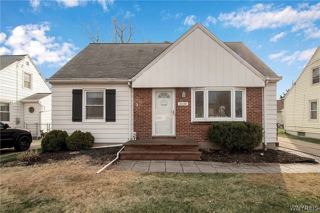 3058 Eggert Rd, Tonawanda, NY 14150 | Zillow