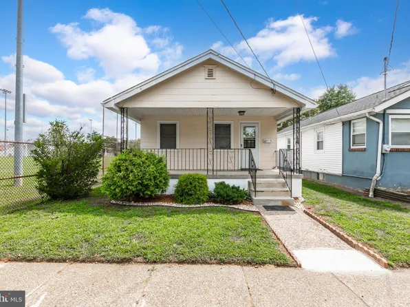 35 Front St, Palmyra, NJ 08065