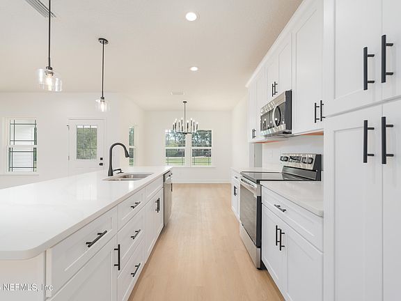 5th image of 2621 INDIGO Avenue