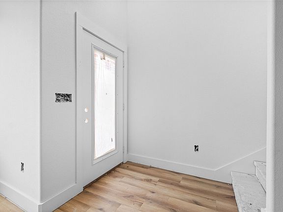 5th image of 13 Beneraird Ln