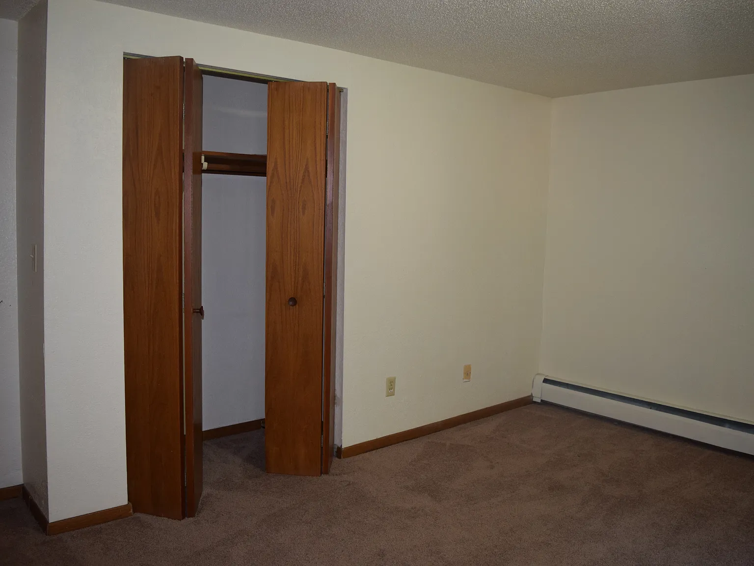 2 bed, 800 sqft, $1,300 — Photo 3