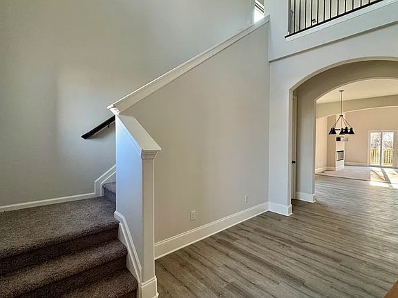4th image of 152 Blackberry Ln