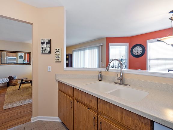 5th image of 207 W Jennifer Ln Unit 3