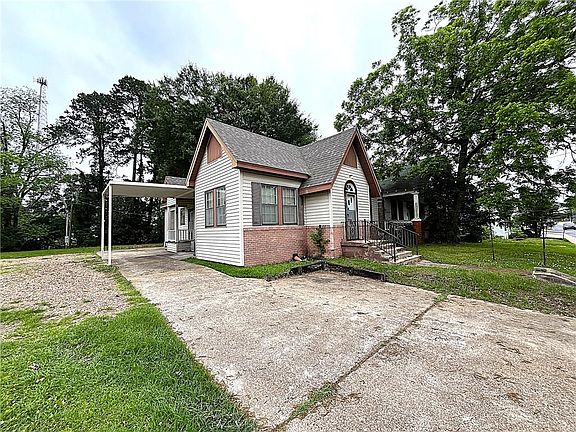 5th image of 338 Main St