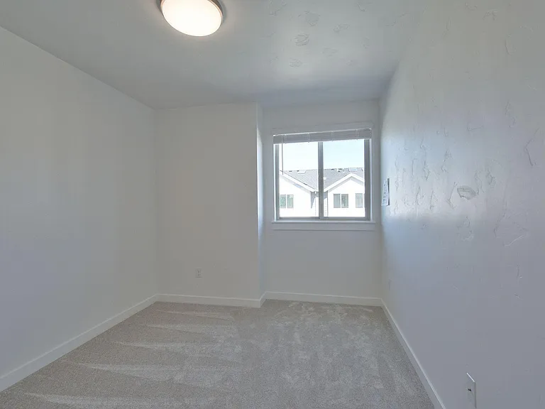 5617 SE Logan Ln — Photo 38