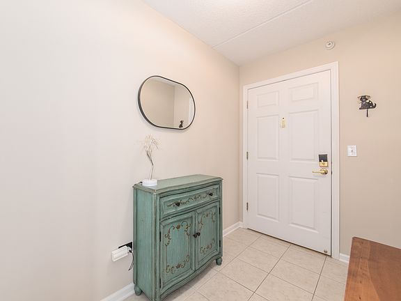 4th image of 6815 N Milwaukee Ave APT 605