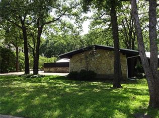 2104 Hollyhill Ln, Denton, TX 76205
