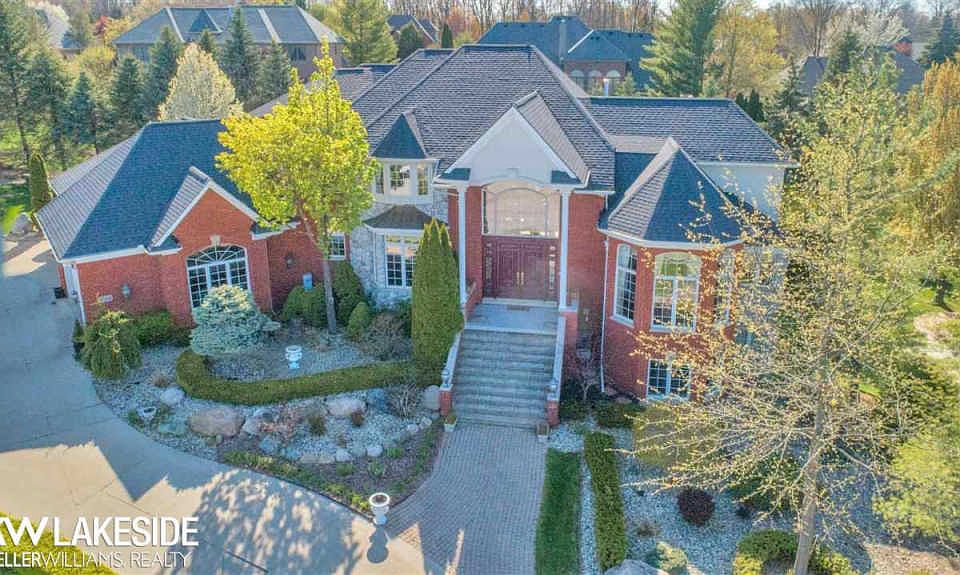 1st image of 57125 Deer Creek Ct