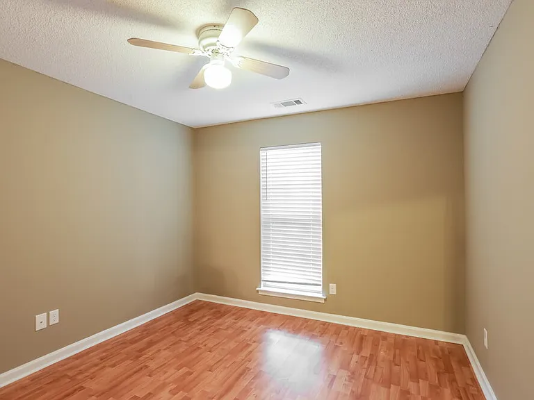 7632 Woodshire Dr — Photo 12