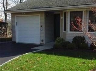 12 Mechanic Ct, Huntington, NY 11743