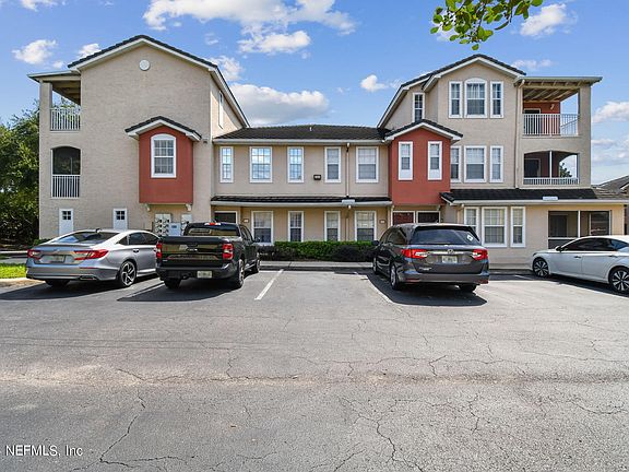 3rd image of 10075 GATE Parkway N #2011