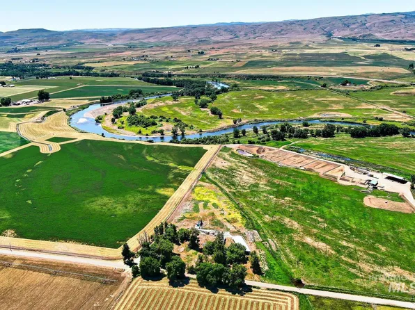 2327 Snapp Ln, Midvale, ID 83645