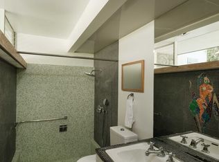 1531 N Tigertail Rd, Los Angeles, CA 90049