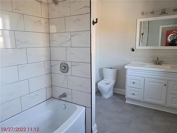 5th image of 624 Main St Floor 1