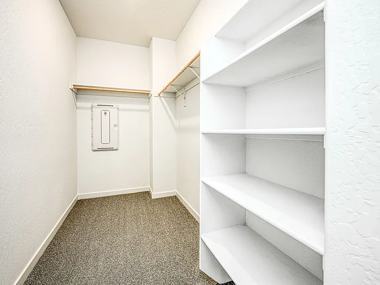 1088 Horizon Dr W — Photo 12