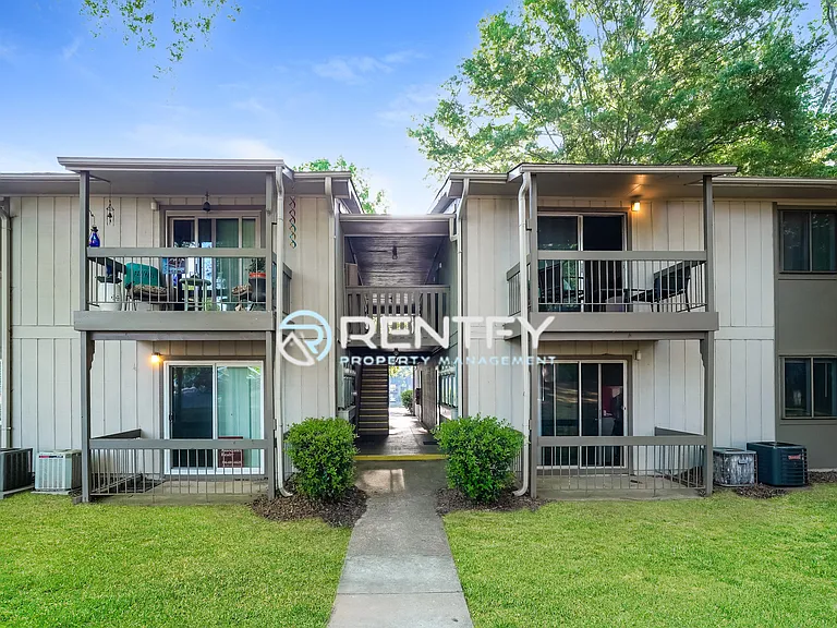 2260 Sunderland Rd #83W — Photo 10