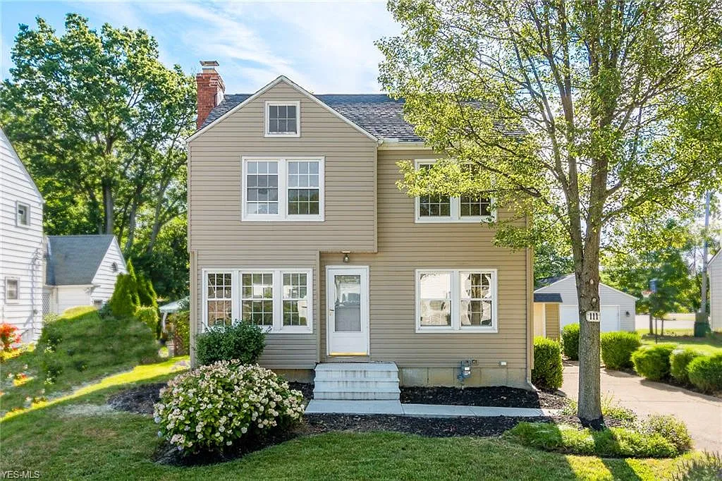 111 Brookfield Rd photo 1