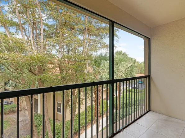 8940 Colonnades Ct E, Bonita Springs, FL