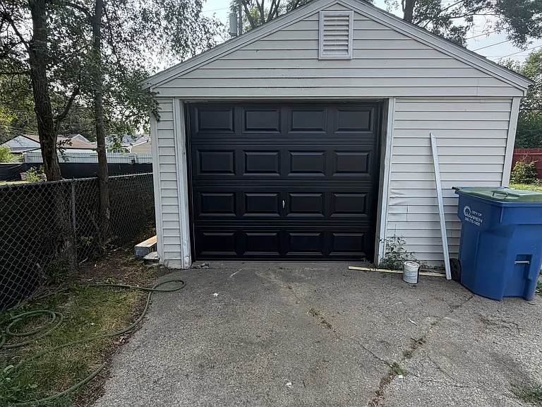 21535 Atlantic Ave — Photo 2
