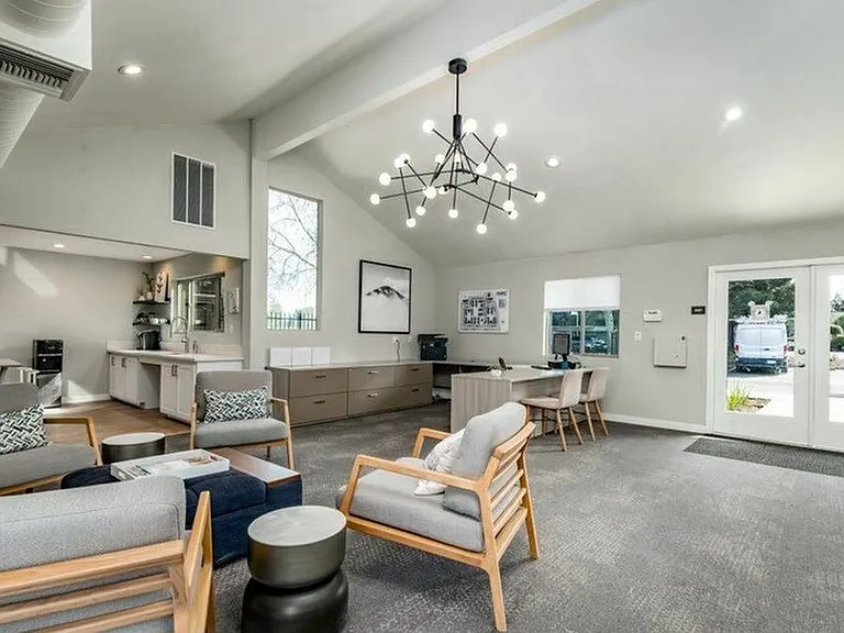 The Parc Apartments — Photo 9