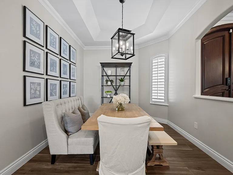 404 Indigo Ave — Photo 10
