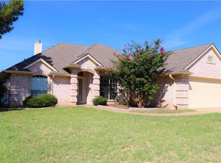 1214 Red Bird Ln, Granbury, TX 76048