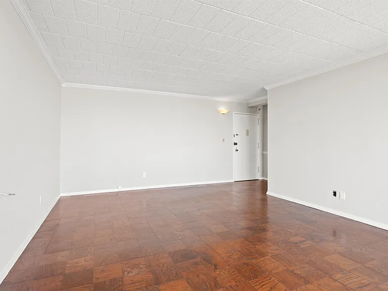 9060 Palisade Ave #706 — Photo 14