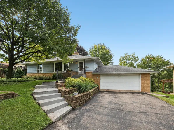 2916 31st Ave NE, Saint Anthony, MN 55418