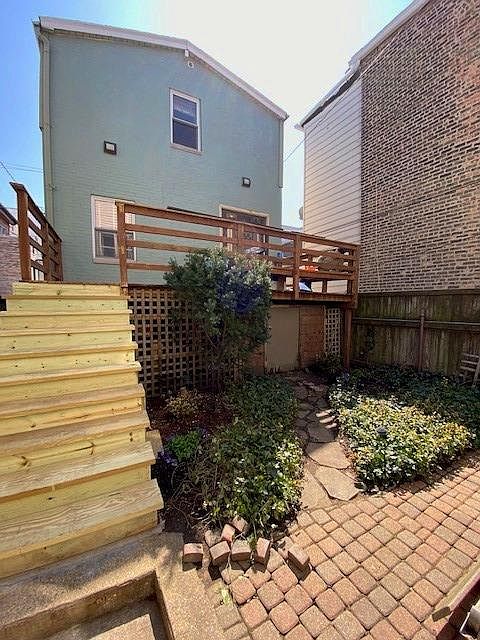 Entire Coach House with private deck and patio