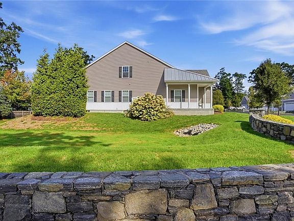 5th image of 80 Bear Hill Rd #101