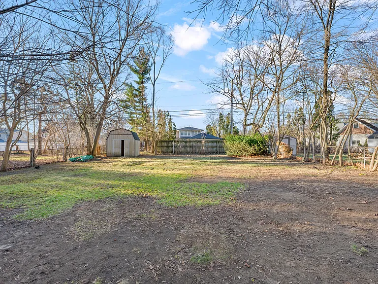 428 Bauman Ave — Photo 28