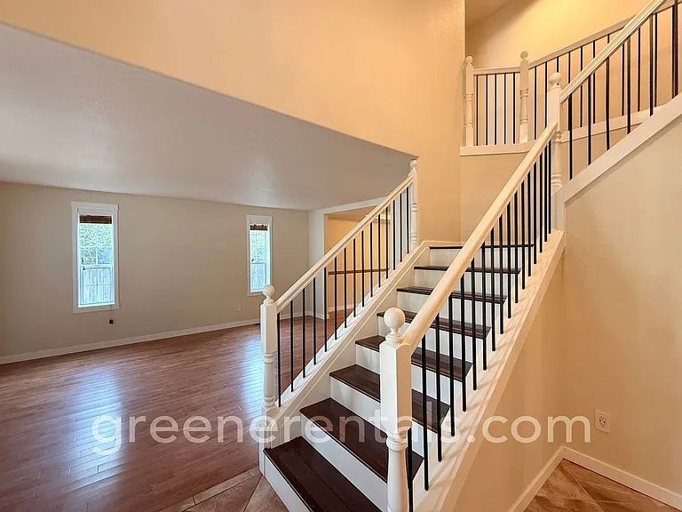 1206 Tabitha Ct NW — Photo 3