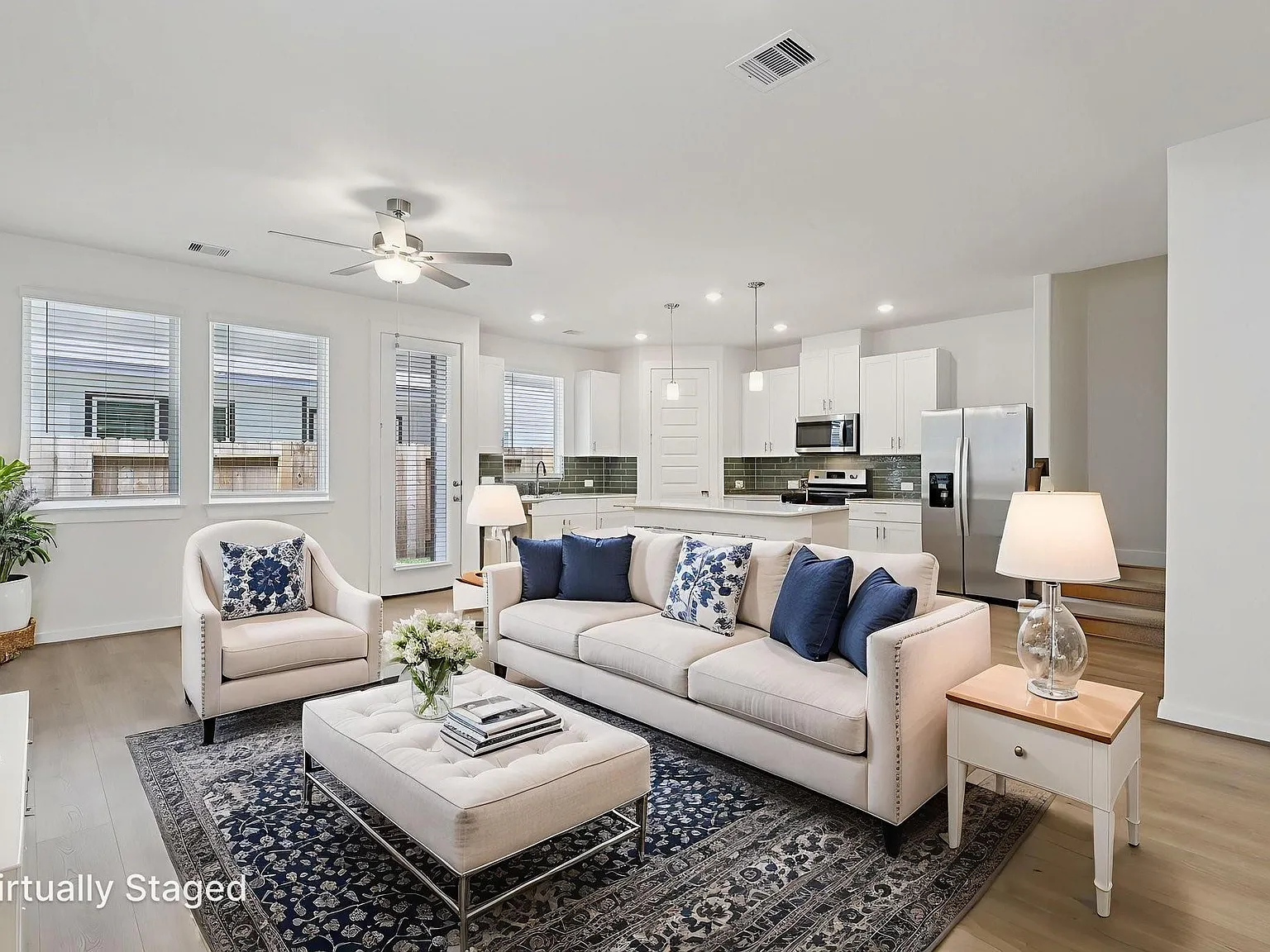 3 bed, 2.0 bath, 1426 sqft, $2,000 — Photo 2