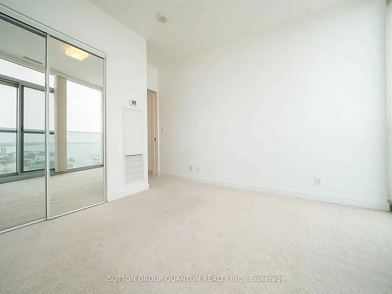 12 York St #5207 — Photo 8