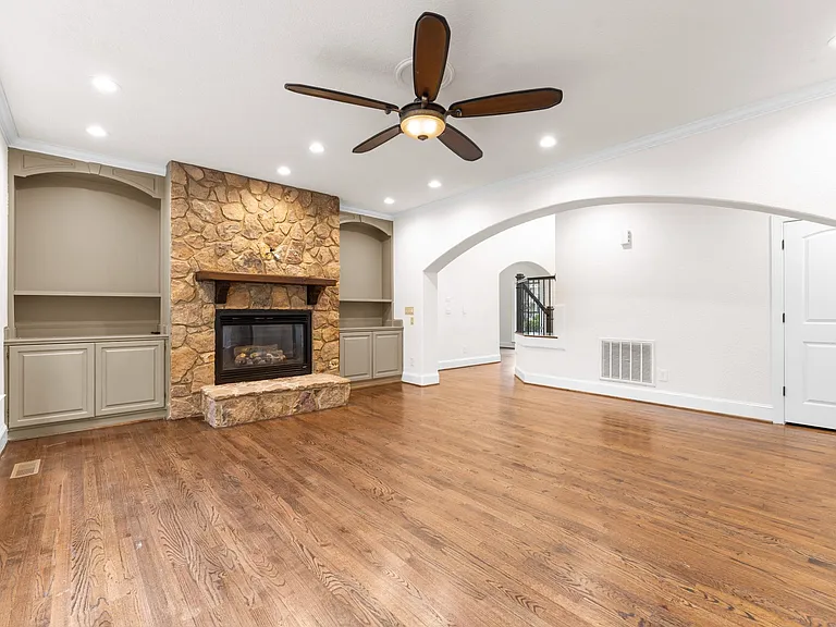 7307 Roseland Ave — Photo 14