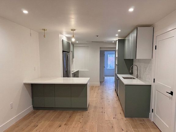 5th image of 364 Hancock St Floor 1