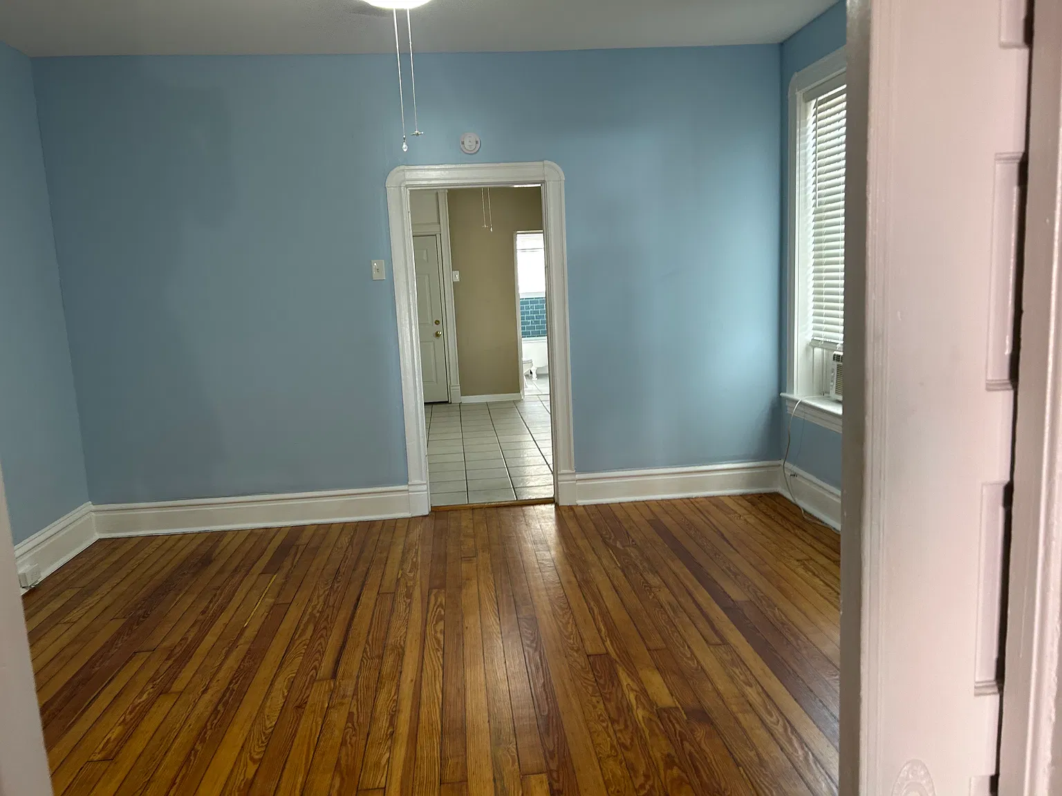 1 bed, 880 sqft, $1,150 — Photo 2