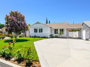 22446 Berdon St, Woodland Hills, CA 91367