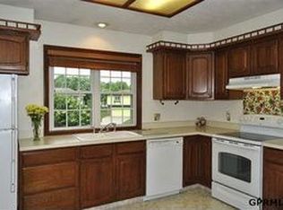 13520 V Cir, Omaha, NE 68137