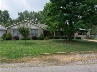 2724 Griffa Ave, Columbus, IN 47203