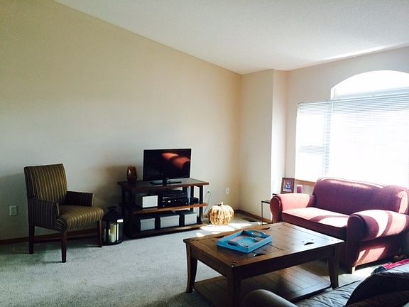 4th image of 1018 W Basswood Dr