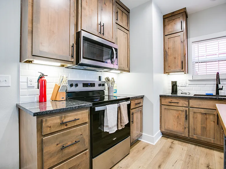 1009 Holiday Dr — Photo 30