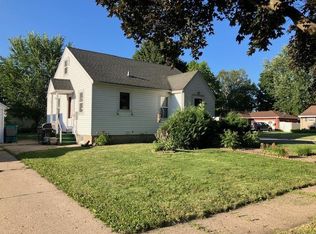 825 9th Ave NE, Waseca, MN 56093