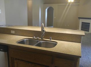 836 W Millbrook St, Hanford, CA 93230
