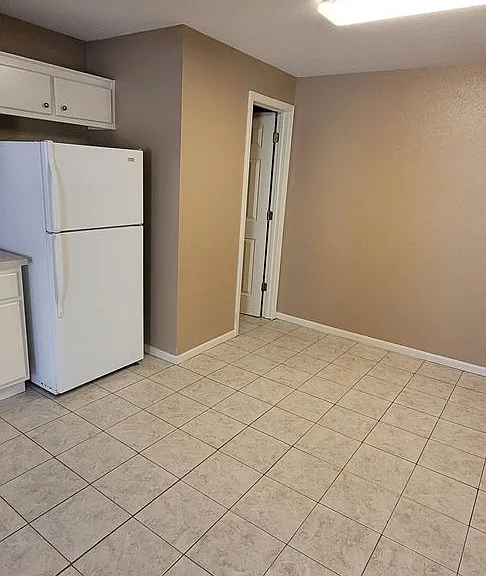 801 Johnson Cir — Photo 16