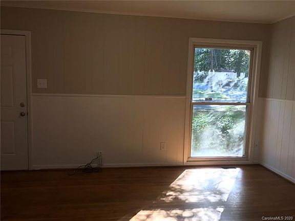 4th image of 3001 Rush Ave