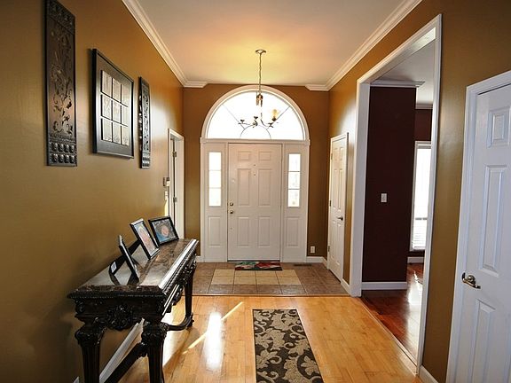 3rd image of 255 Terrace Trl